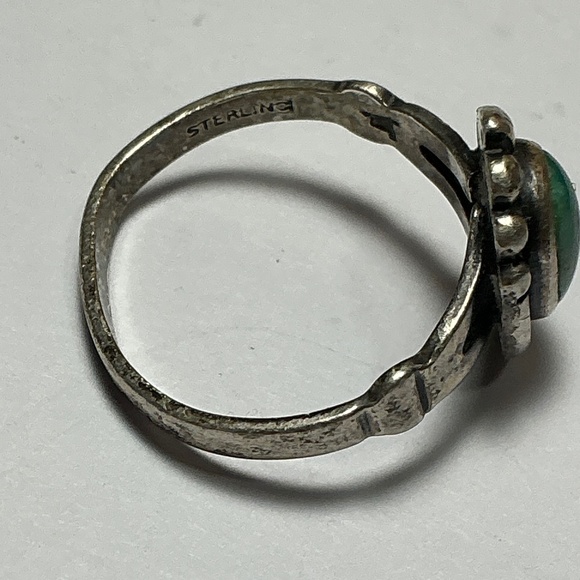 Native American Sterling Silver Ring with a Turquoise Stone. Size 6 - Picture 5 of 8